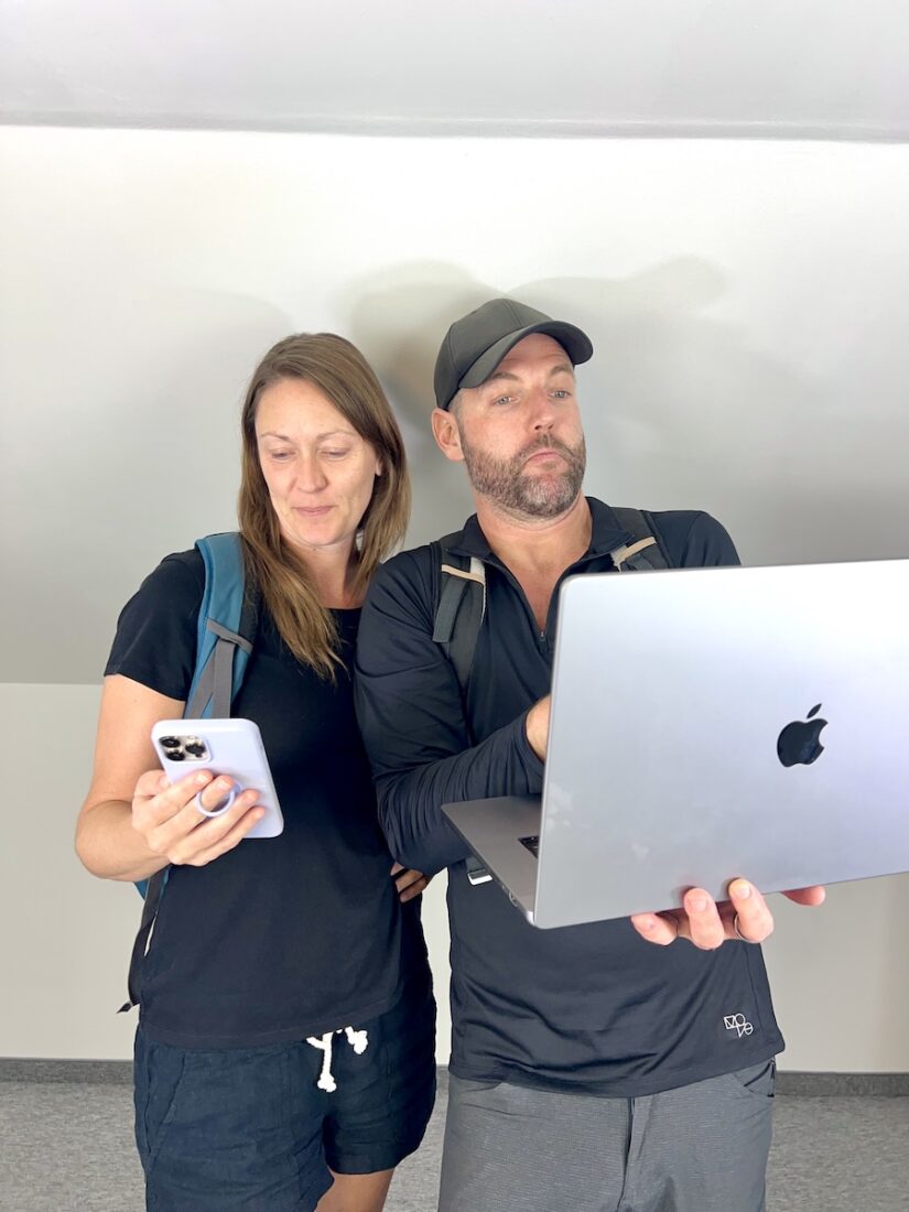 Nick & Dariece laptops blogging