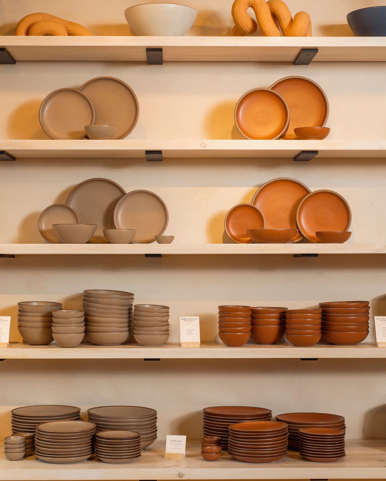 Image may contain Pottery Plate and Cup