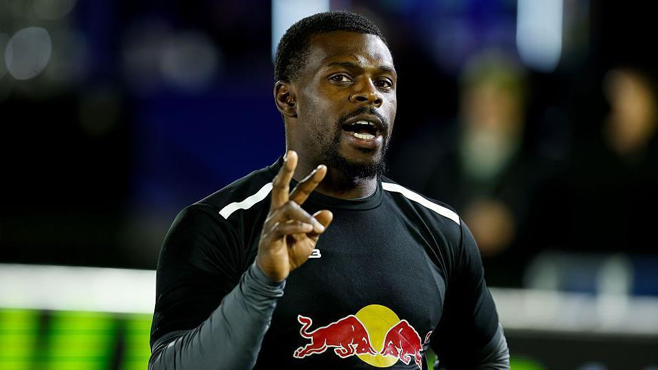 Wade off injured as Newcastle edge past Lions