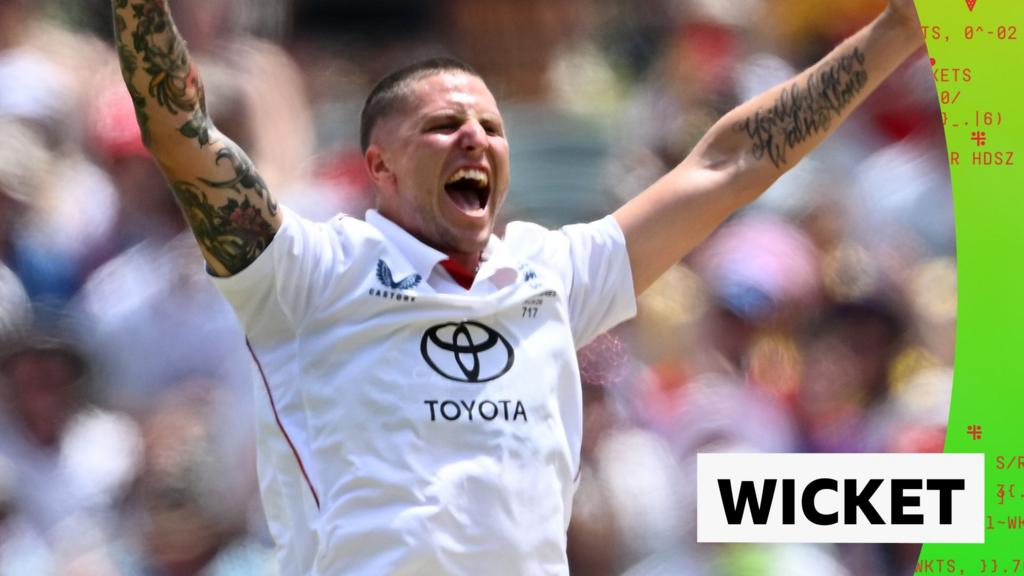 ‘He’s going off!’ – England strike after Australia make review error