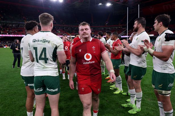 Wales captain on the verge of leaving Welsh rugby for England