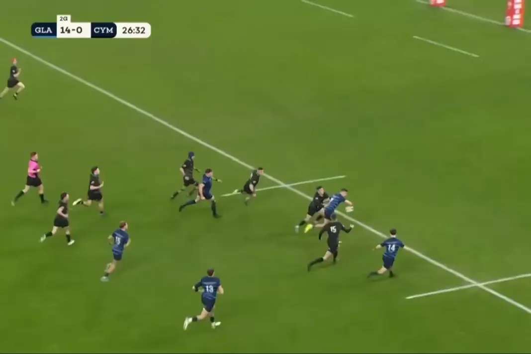 Welsh schoolboy team score try from the Gods as commentators left stunned