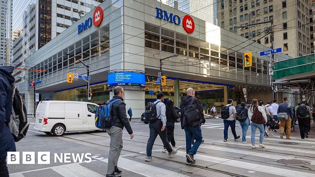 Canada’s population drops as country caps immigration