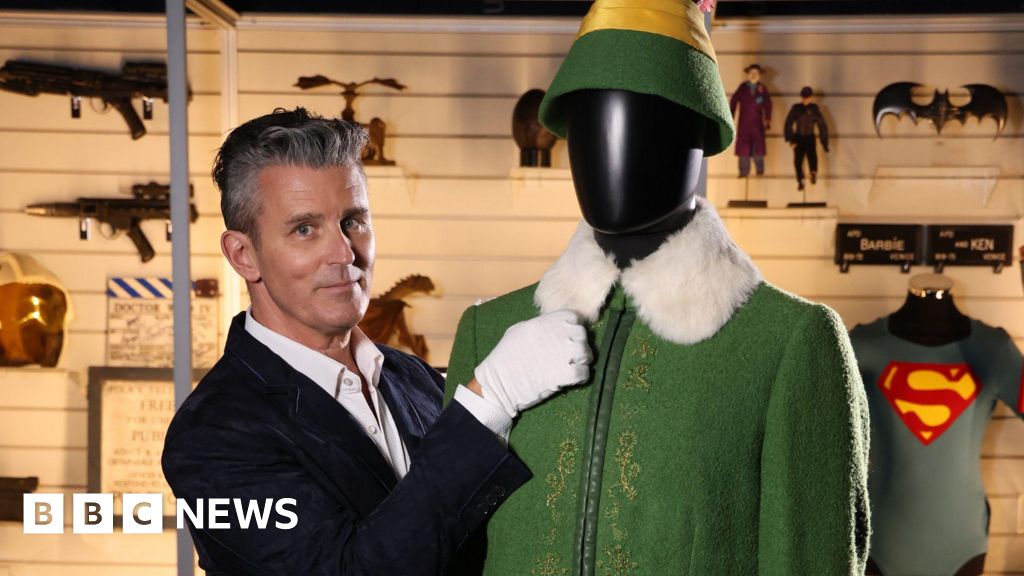 Elf movie costume sells for £239,000 at auction