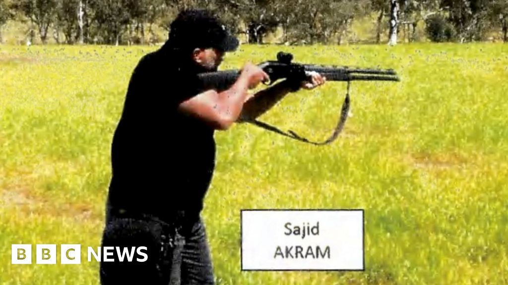 Bondi gunmen threw explosives at start of attack, police allege