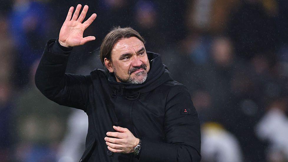 Daniel Farke waving to the crowd after Leeds draw with Liverpool at Elland Road