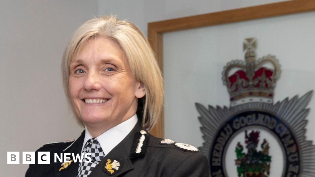 Chief constable on £170k to retire for just one day to protect pension