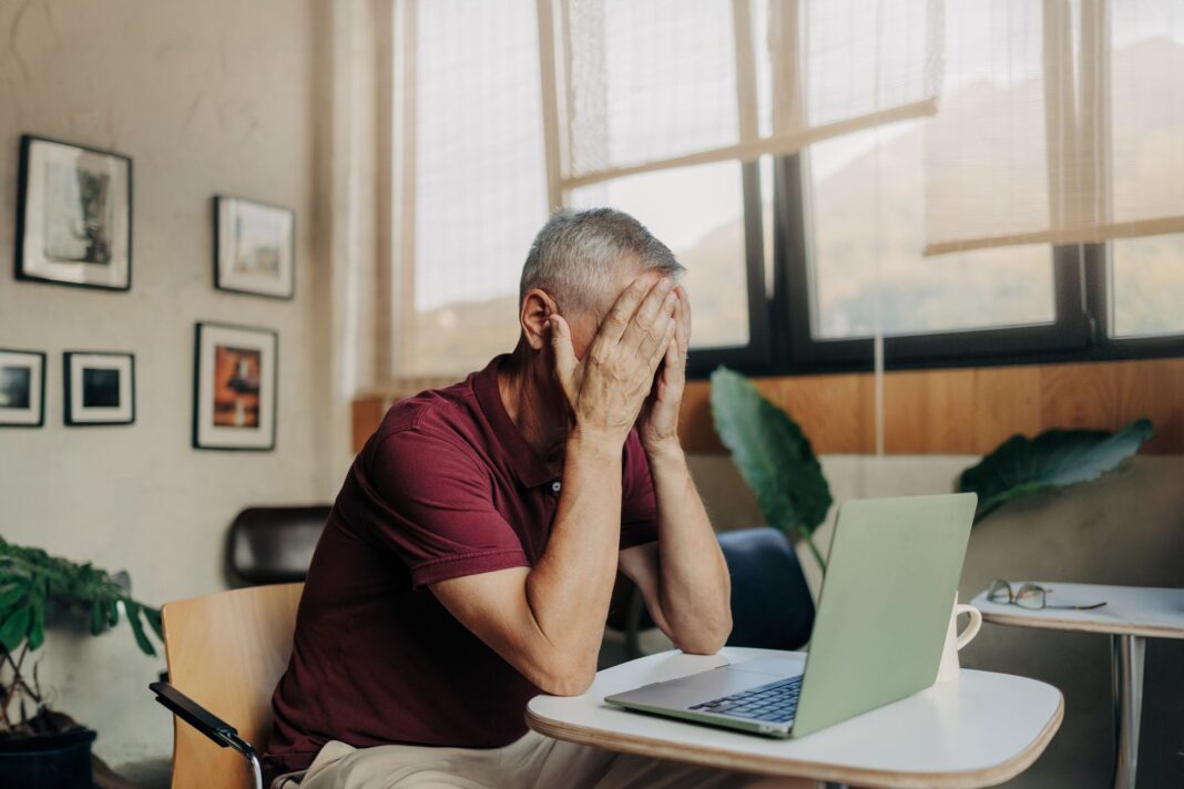 Later life ‘brain fog’ could cost you £30,000 – and your investments may be the reason