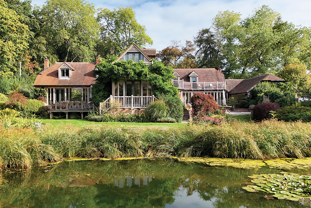 House for sale with EV charging: Mill Lane, Kidmore End, Reading