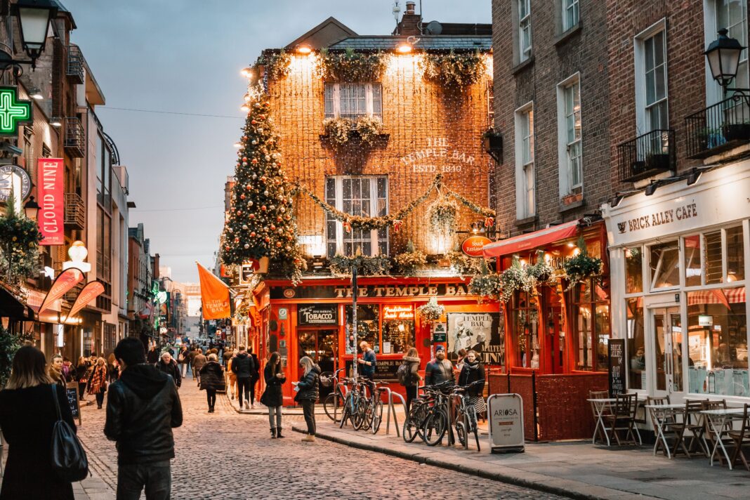 18 Best Pubs in Dublin—For Guinness Pints, Music, and Actually Good Pub Food