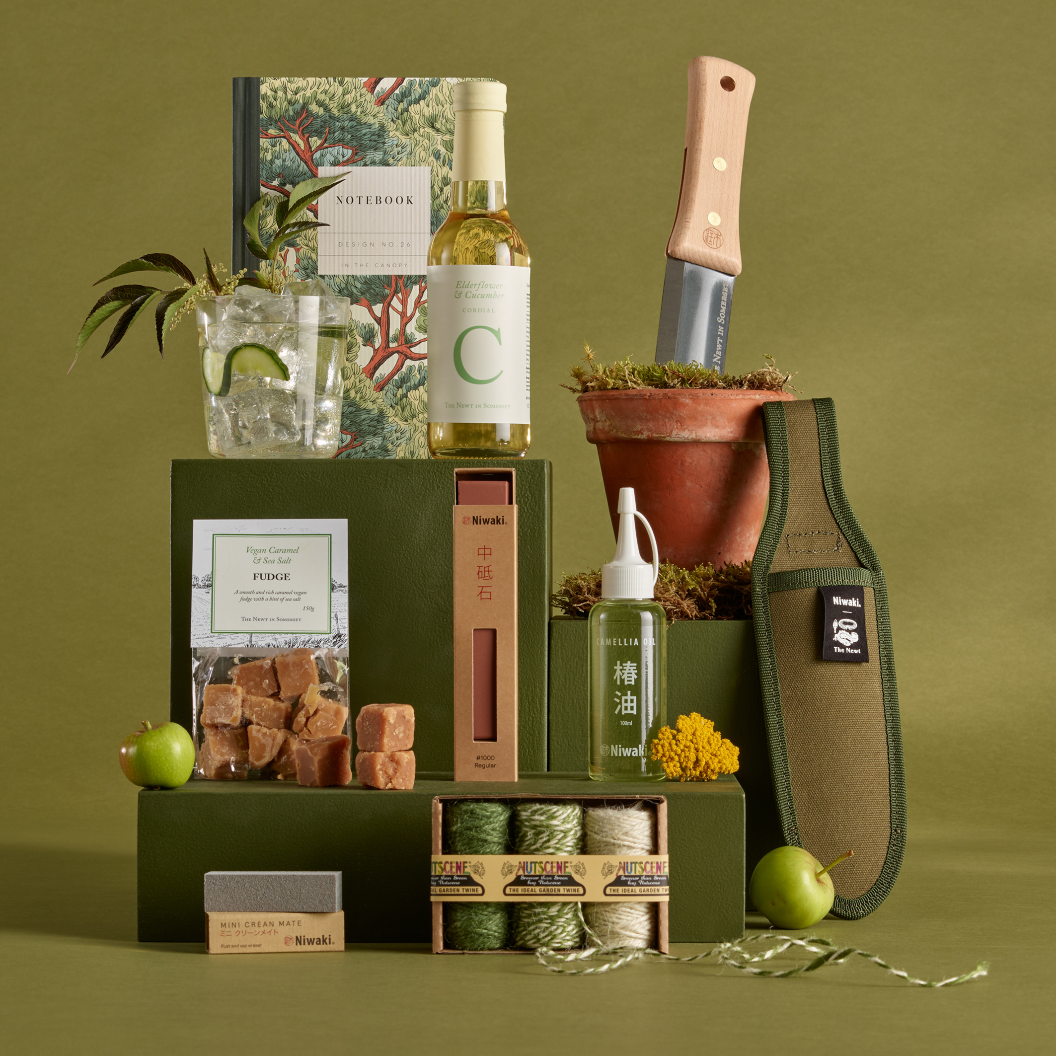 Newt X Niwaki_gardening hamper