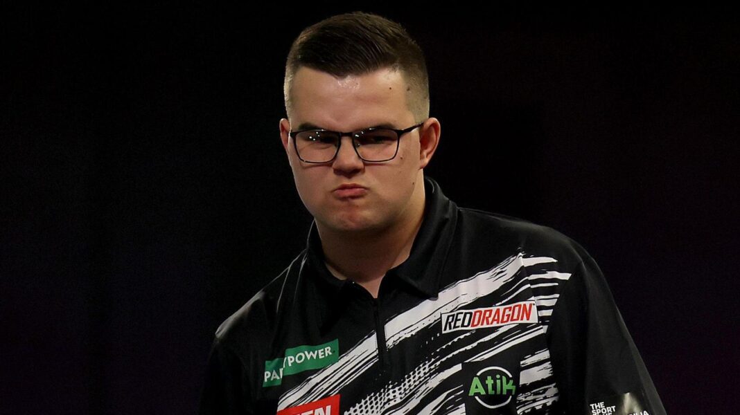 End of the Worlds for Smith but Van Veen wins through