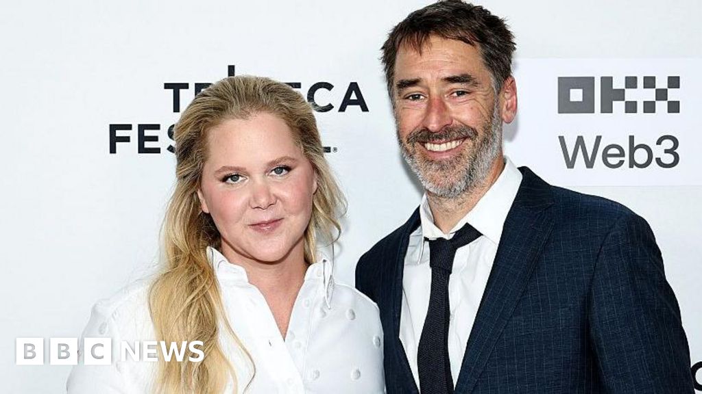 Amy Schumer announces split from husband of seven years