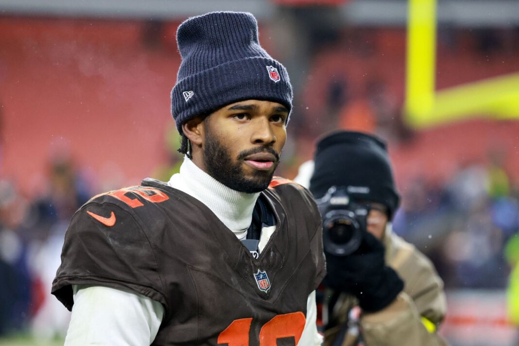 Deion Sanders Jr. drops a 4-word message as Shedeur Sanders wins his first NFL award after an outstanding performance vs. Titans