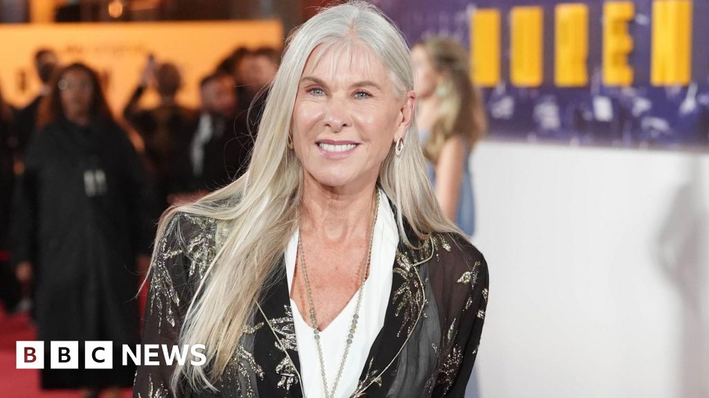 Ex-Olympic swimmer Sharron Davies among new peers