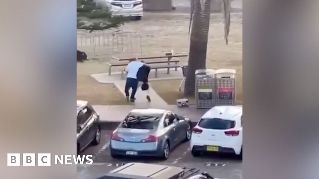 Eyewitness captures moment man tackles and disarms shooter